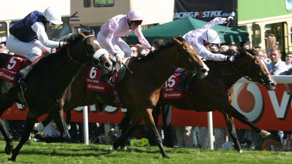 Martin Dwyer gets Sir Percy (right) home in the 2006 Derby