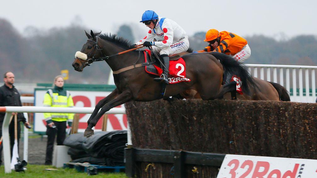 Clan Des Obeaux (Harry Cobden) jumps the last ahead of Thistlecrack in the 32Red King George VI Chase at Kempton last December