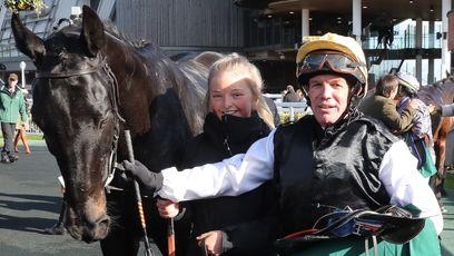 Former Goffs UK managing director sheds six stone to make licensed race-riding return at age of 62 in Australia